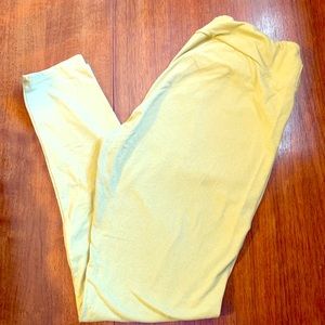 Pale, heathered yellow TC LuLaRoe leggings